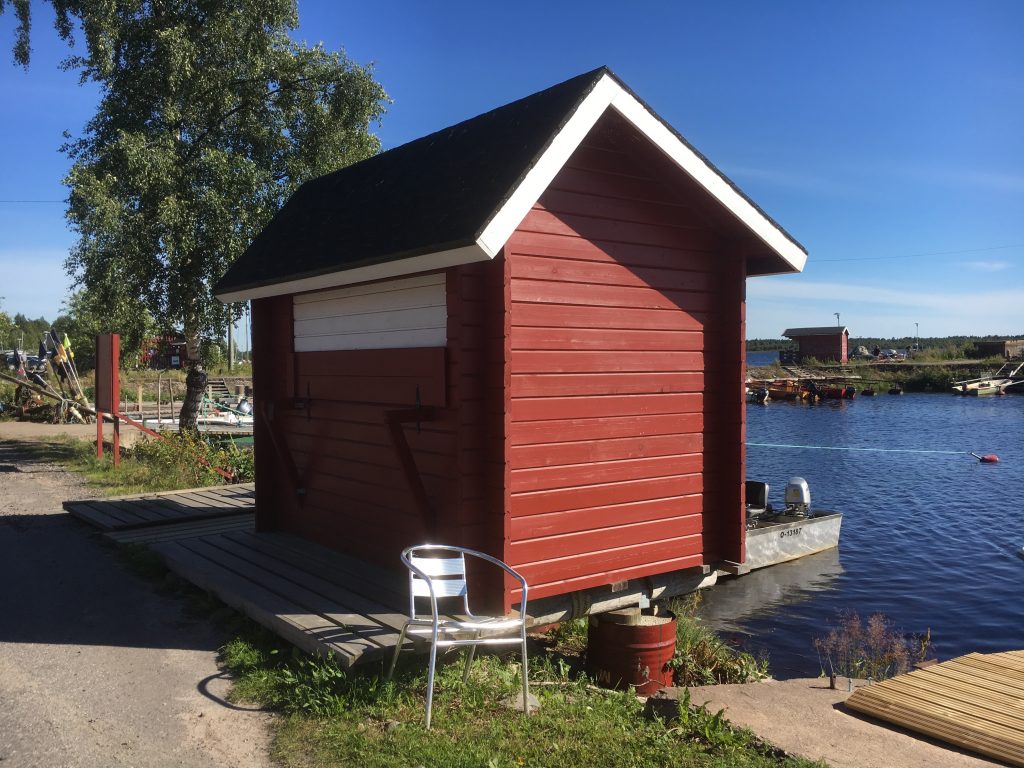 Uudehko kalanmyyntipiste.